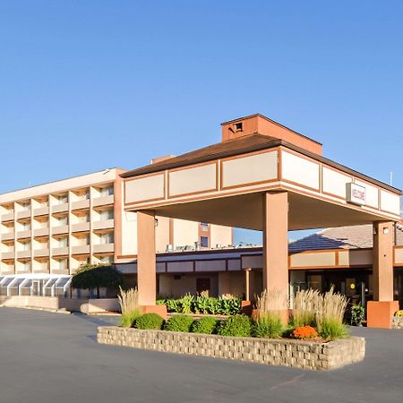 Quality Inn Уест Спрингфийлд Екстериор снимка