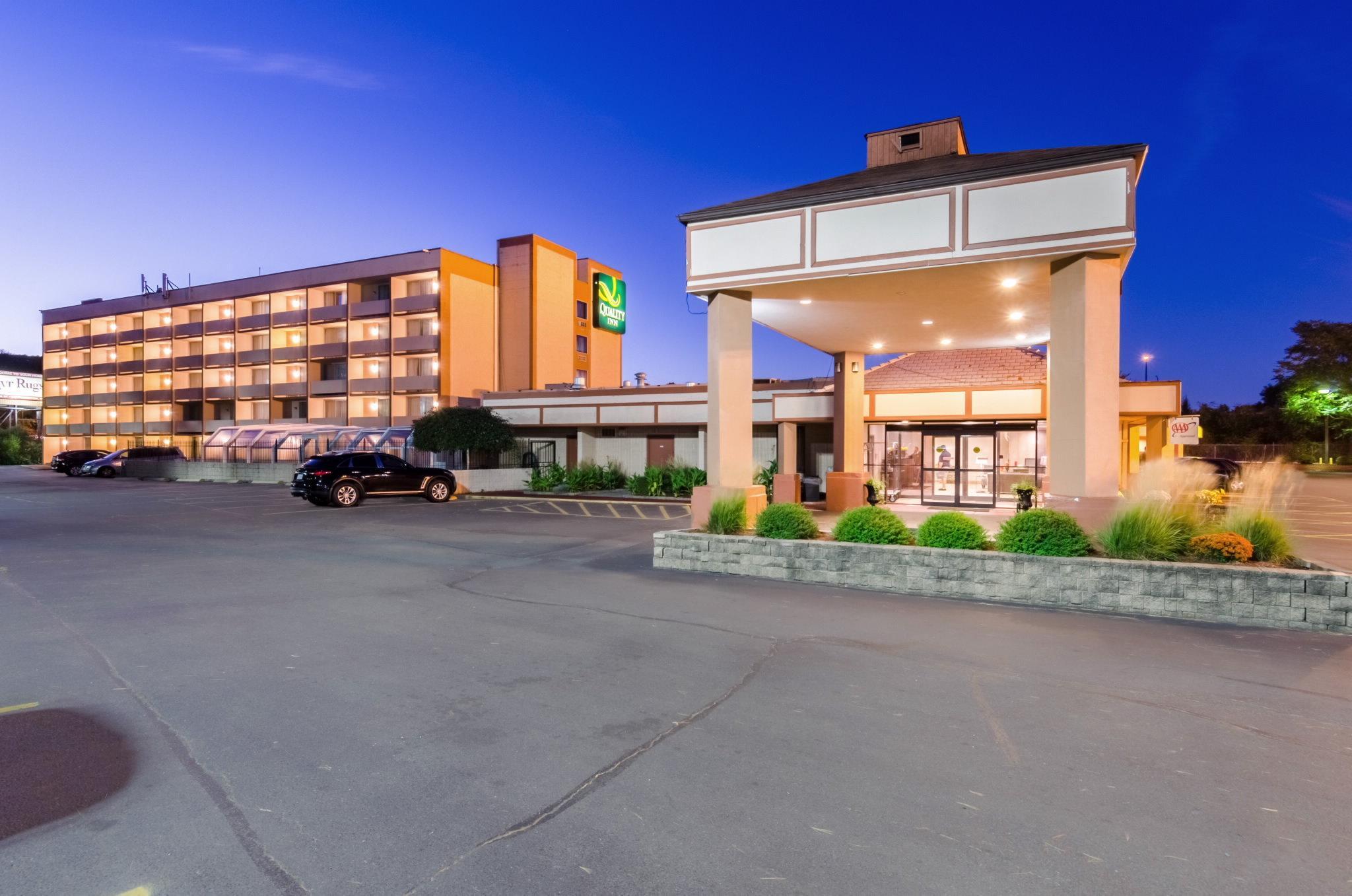 Quality Inn Уест Спрингфийлд Екстериор снимка