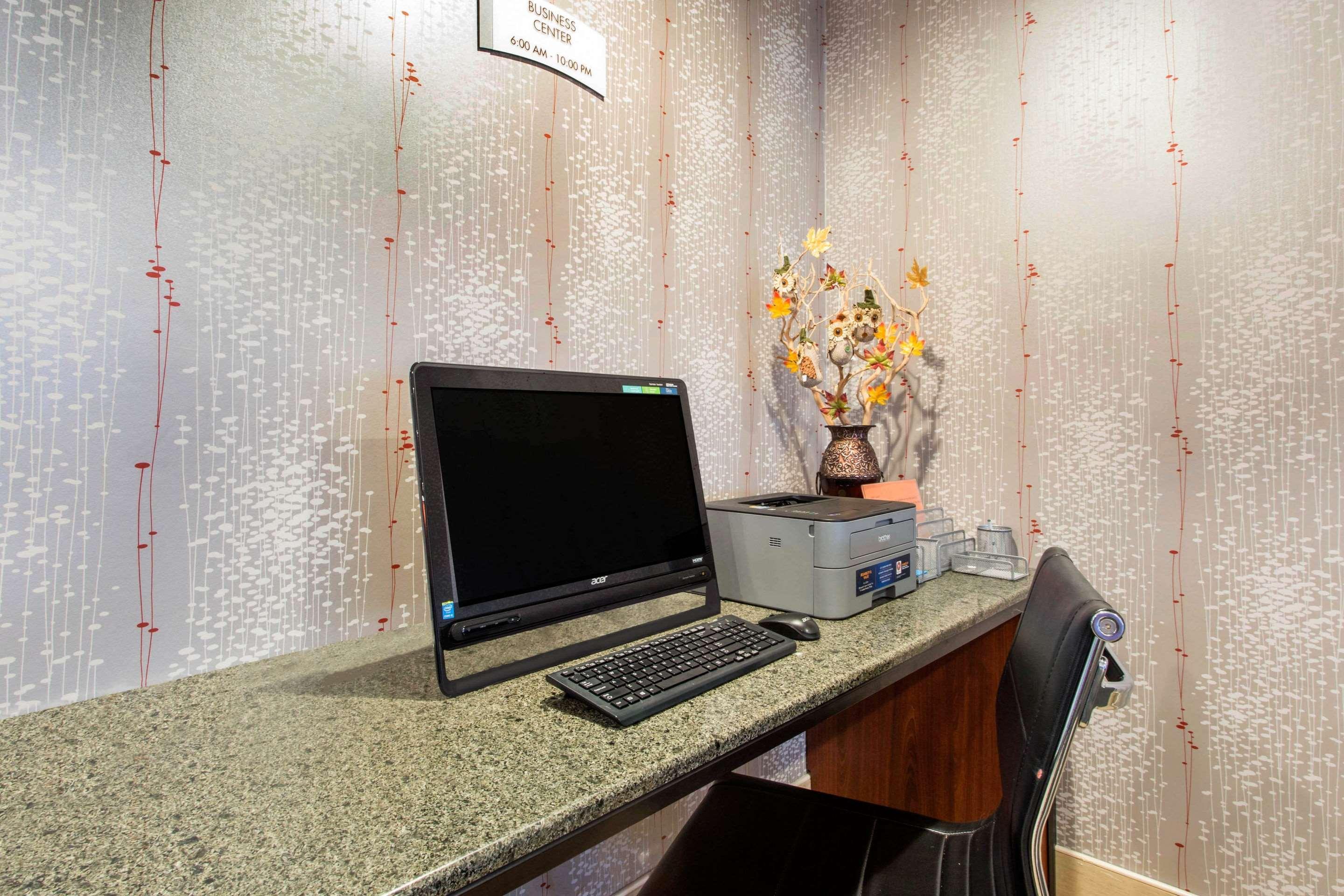 Quality Inn Уест Спрингфийлд Екстериор снимка