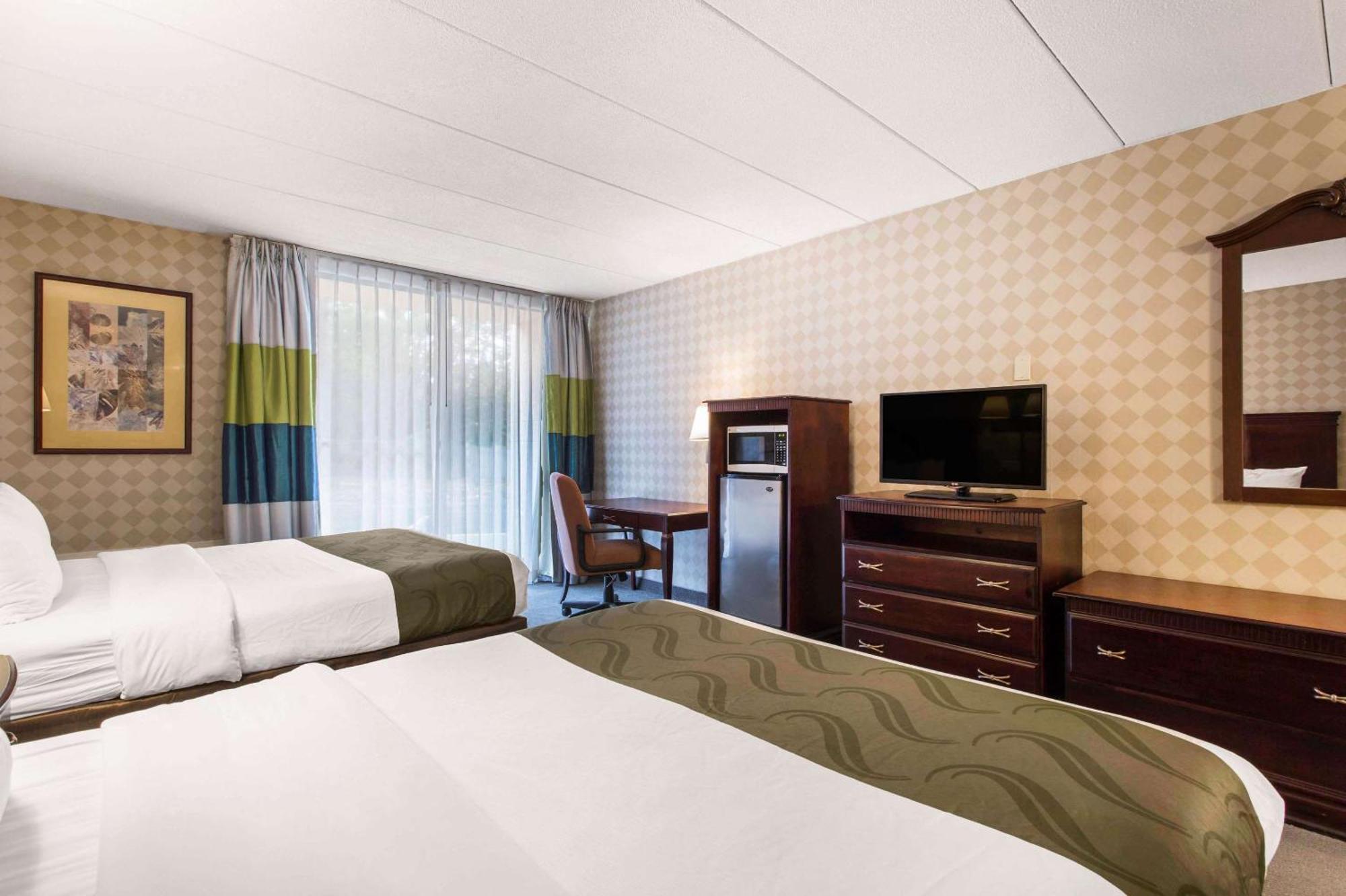 Quality Inn Уест Спрингфийлд Екстериор снимка