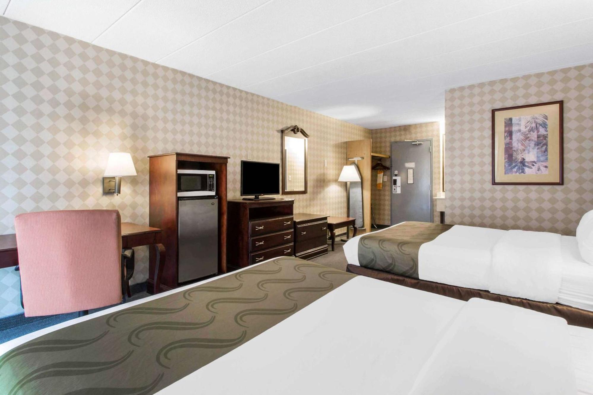 Quality Inn Уест Спрингфийлд Екстериор снимка