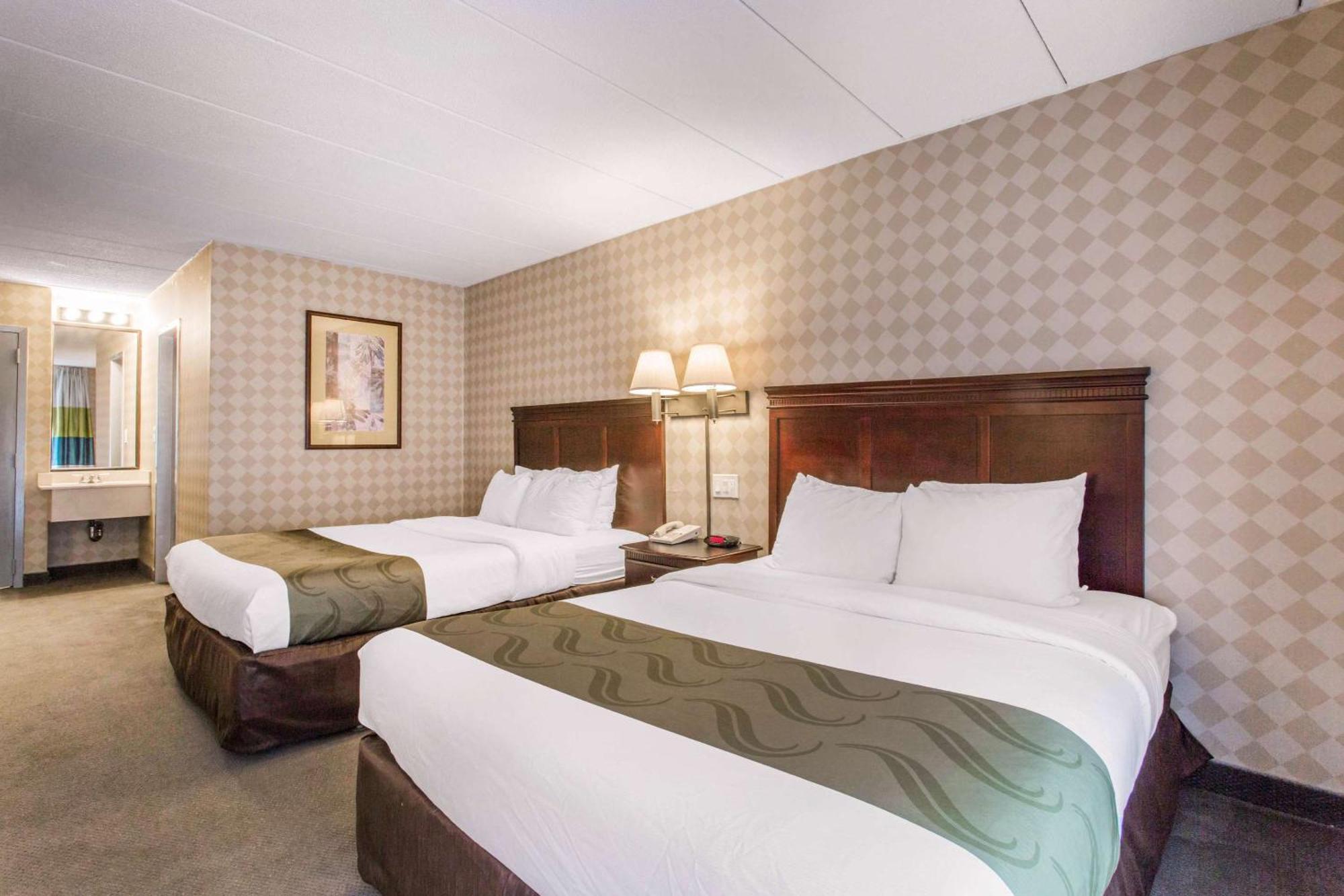 Quality Inn Уест Спрингфийлд Екстериор снимка